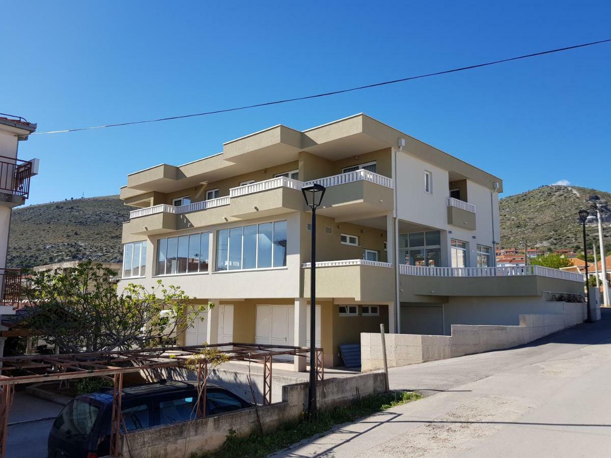 Apartmani Marella Donji Seget Esterno foto