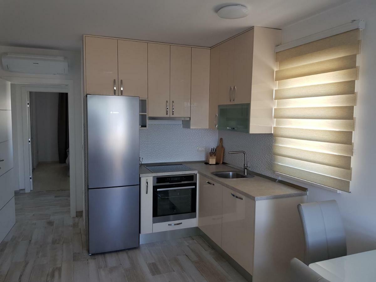 Apartmani Marella Donji Seget Esterno foto