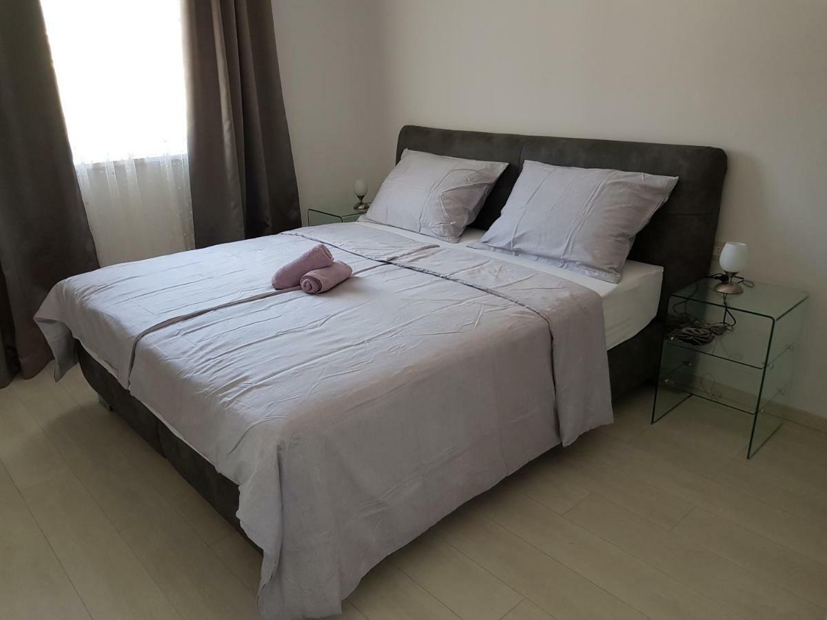Apartmani Marella Donji Seget Esterno foto