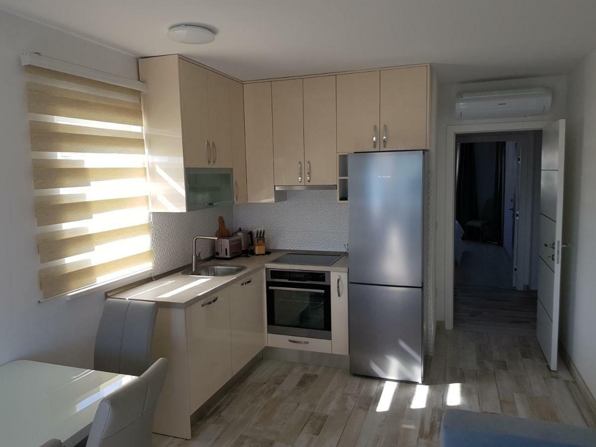 Apartmani Marella Donji Seget Esterno foto