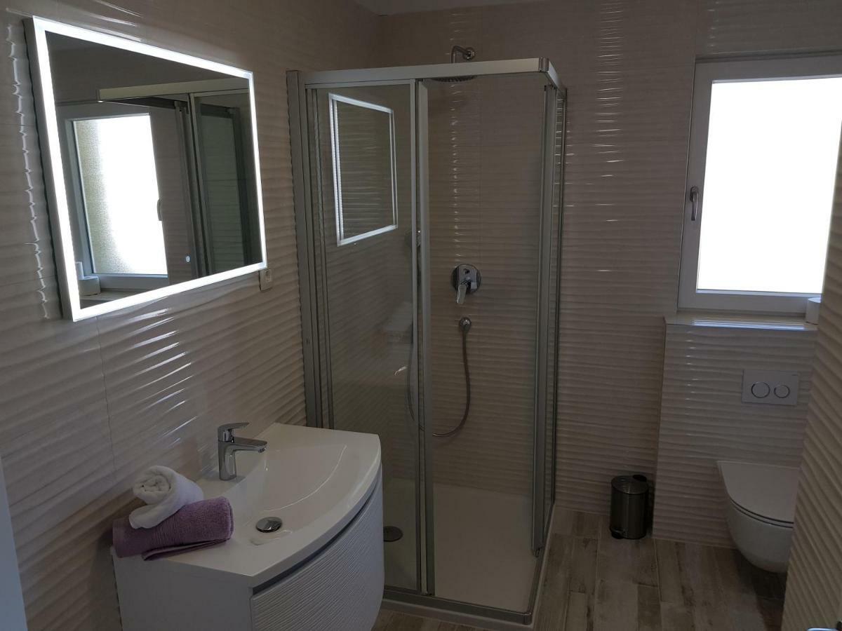 Apartmani Marella Donji Seget Esterno foto