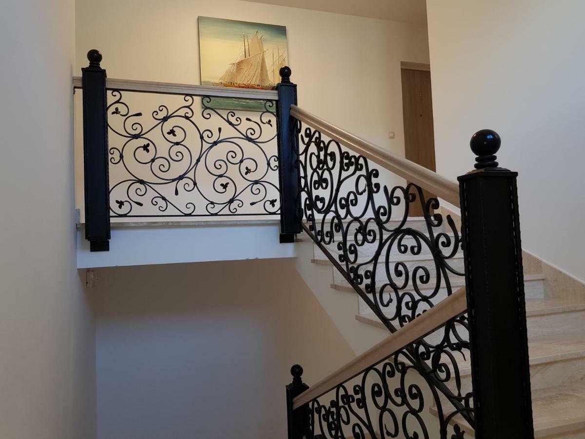 Apartmani Marella Donji Seget Esterno foto
